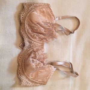 Beige lace underwire bra